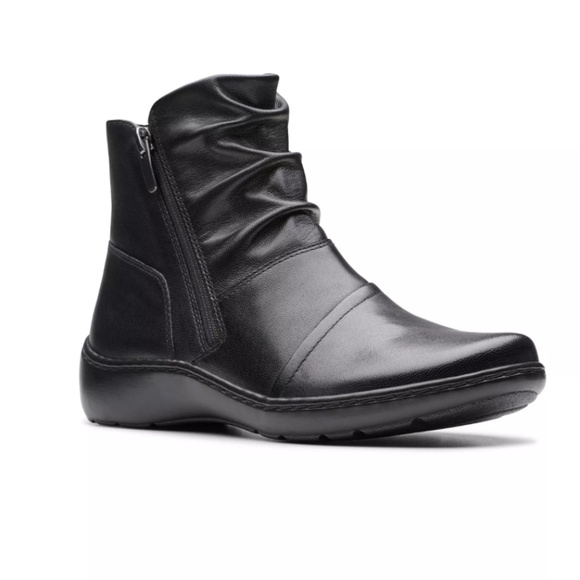 Clarks Shoes - Clarks Booties NIB size 9.5W